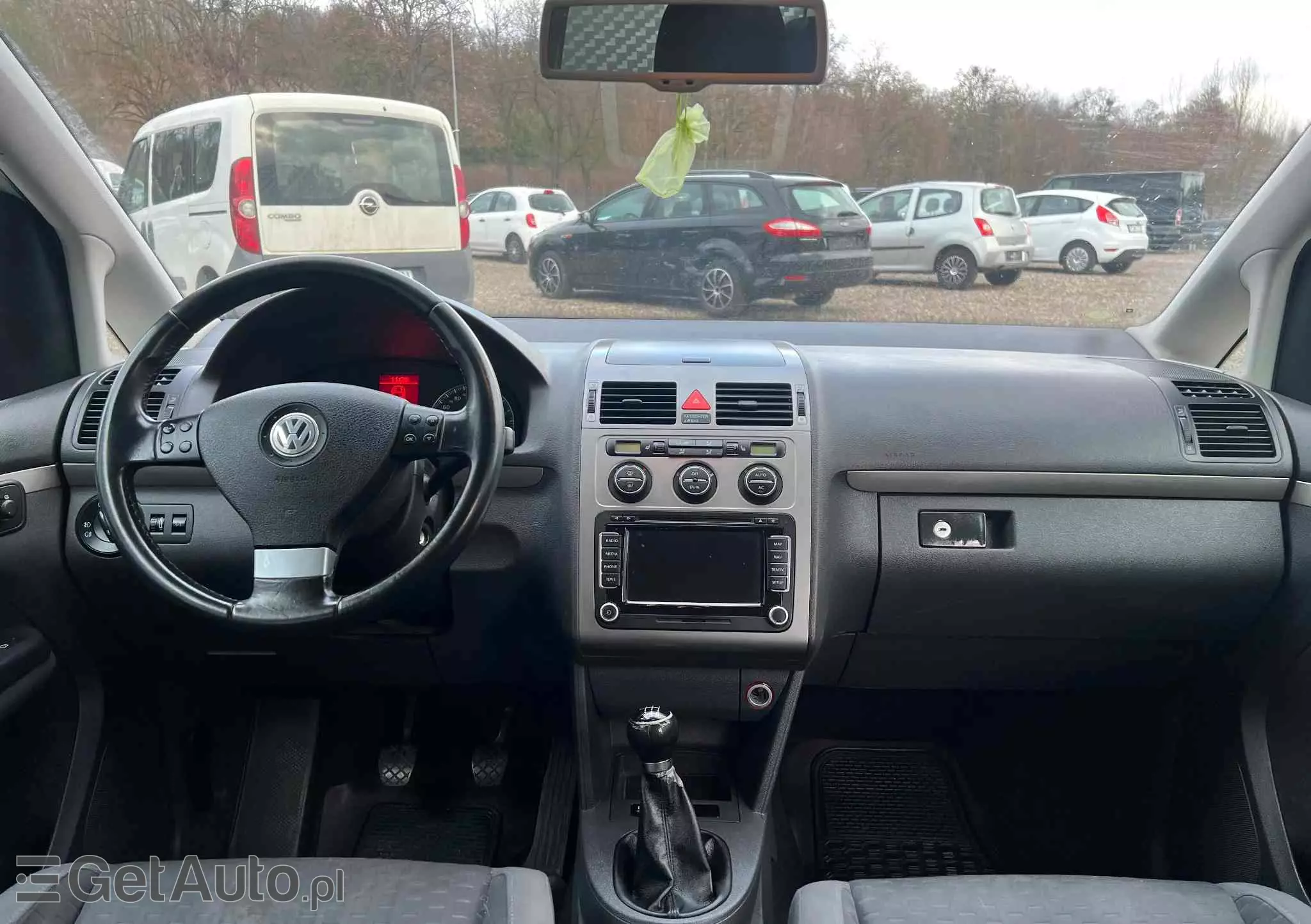 VOLKSWAGEN Touran 