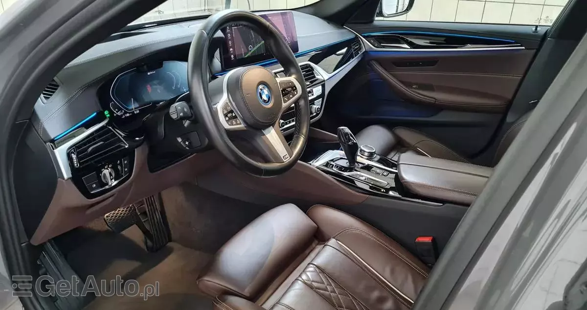 BMW Seria 5 550e xDrive PHEV M Sport