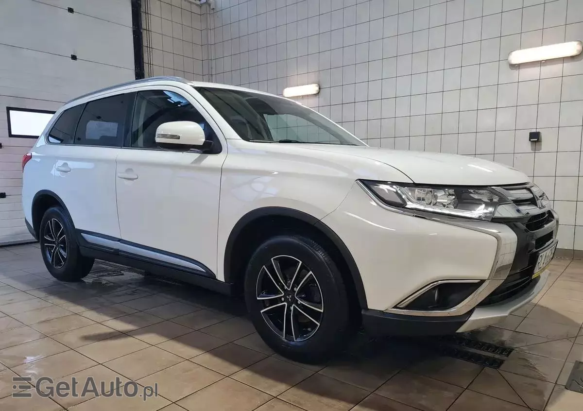 MITSUBISHI Outlander 2.0 2WD Edition 100