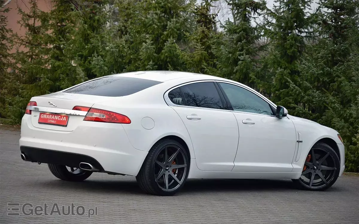 JAGUAR XF 