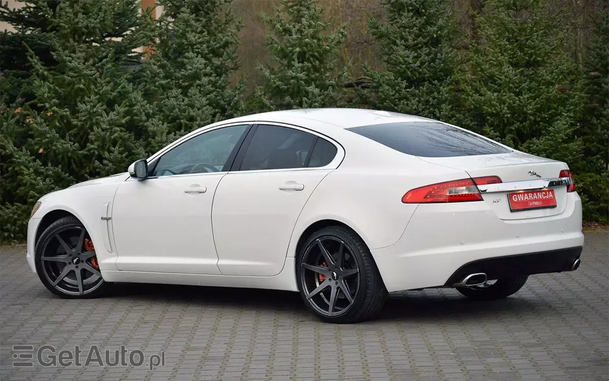 JAGUAR XF 