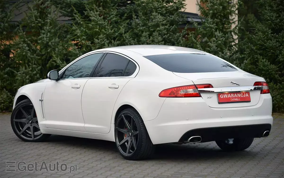 JAGUAR XF 