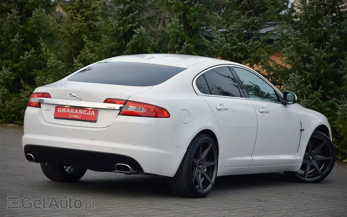 JAGUAR XF 