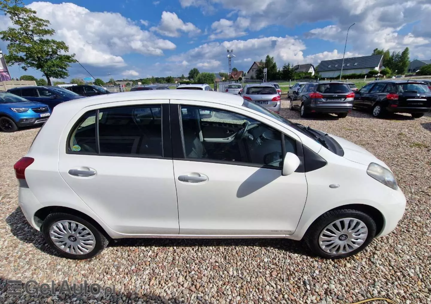 TOYOTA Yaris 1.0 VVT-i Cool Edition