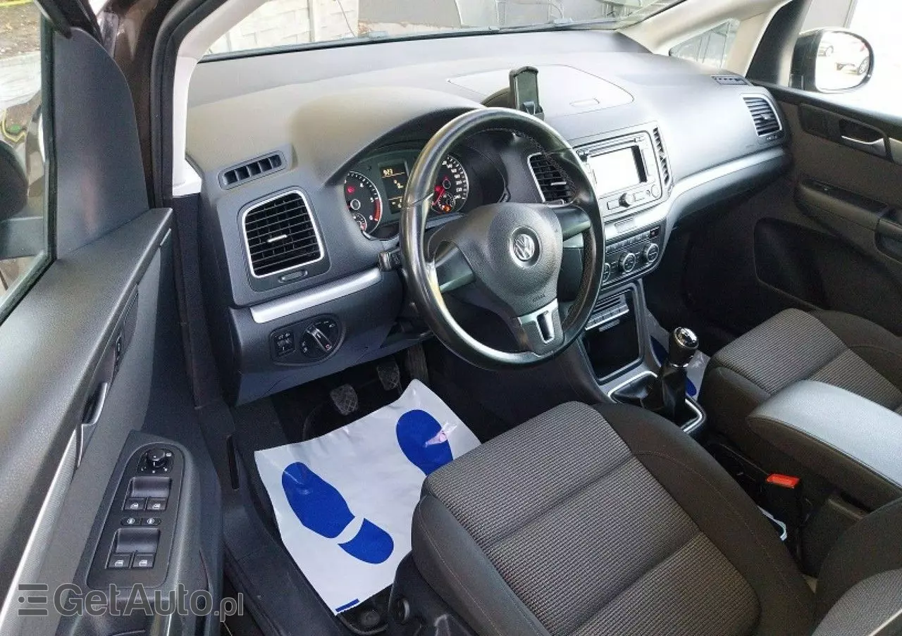 VOLKSWAGEN Sharan 