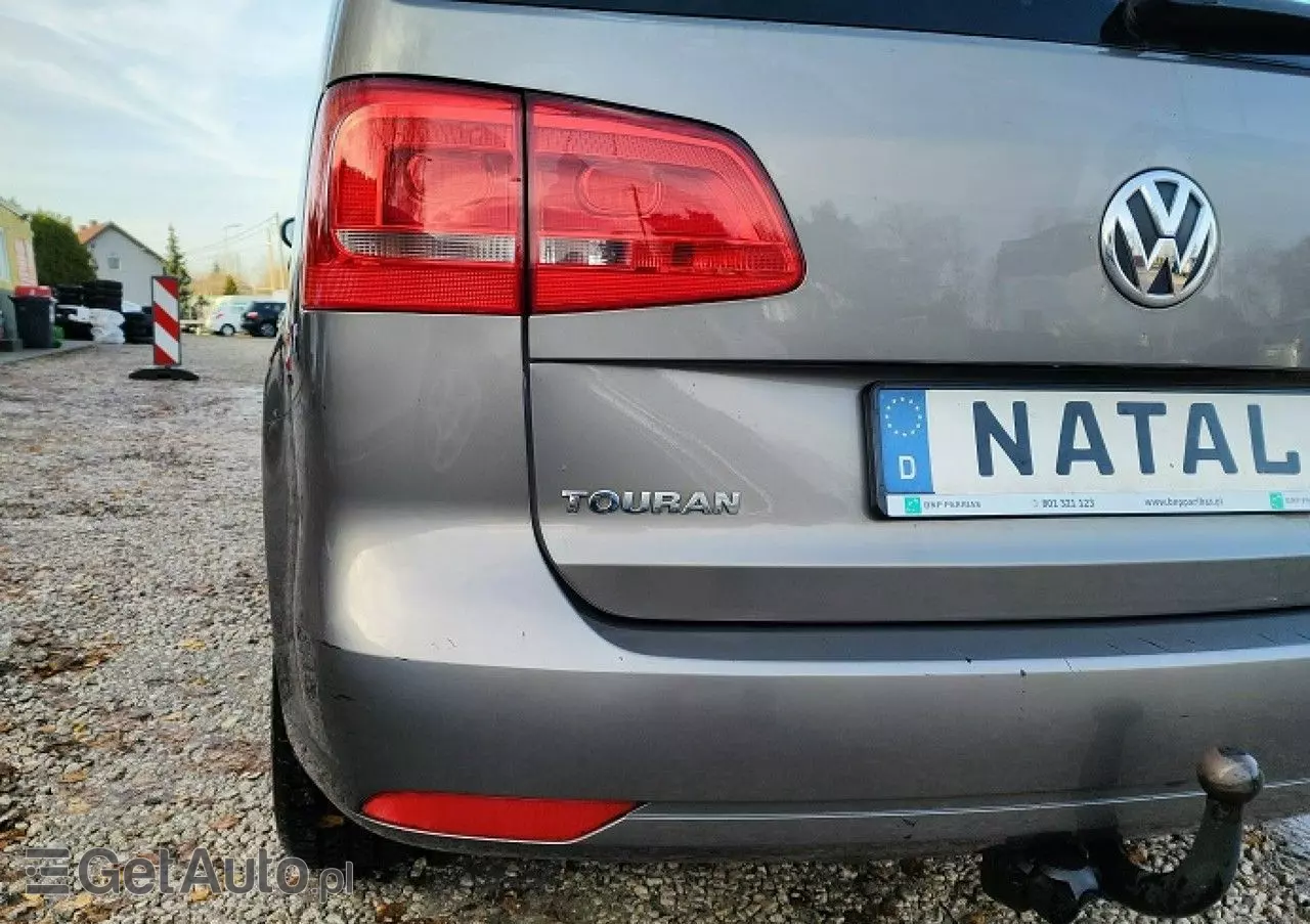 VOLKSWAGEN Touran 