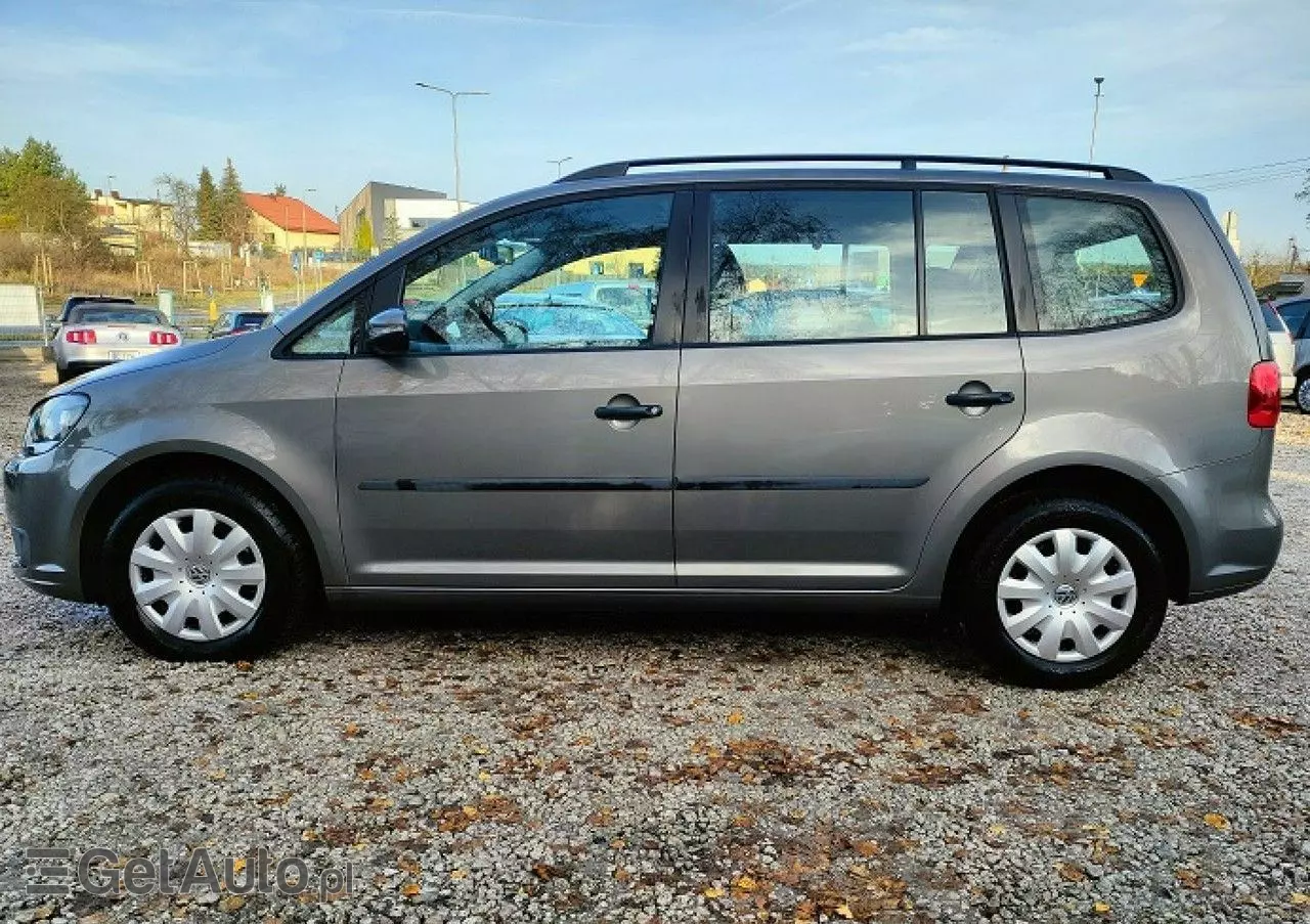 VOLKSWAGEN Touran 