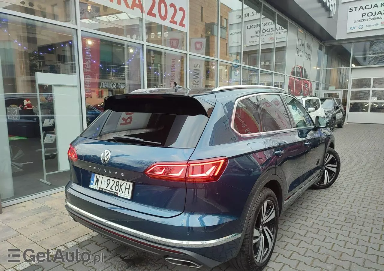 VOLKSWAGEN Touareg 