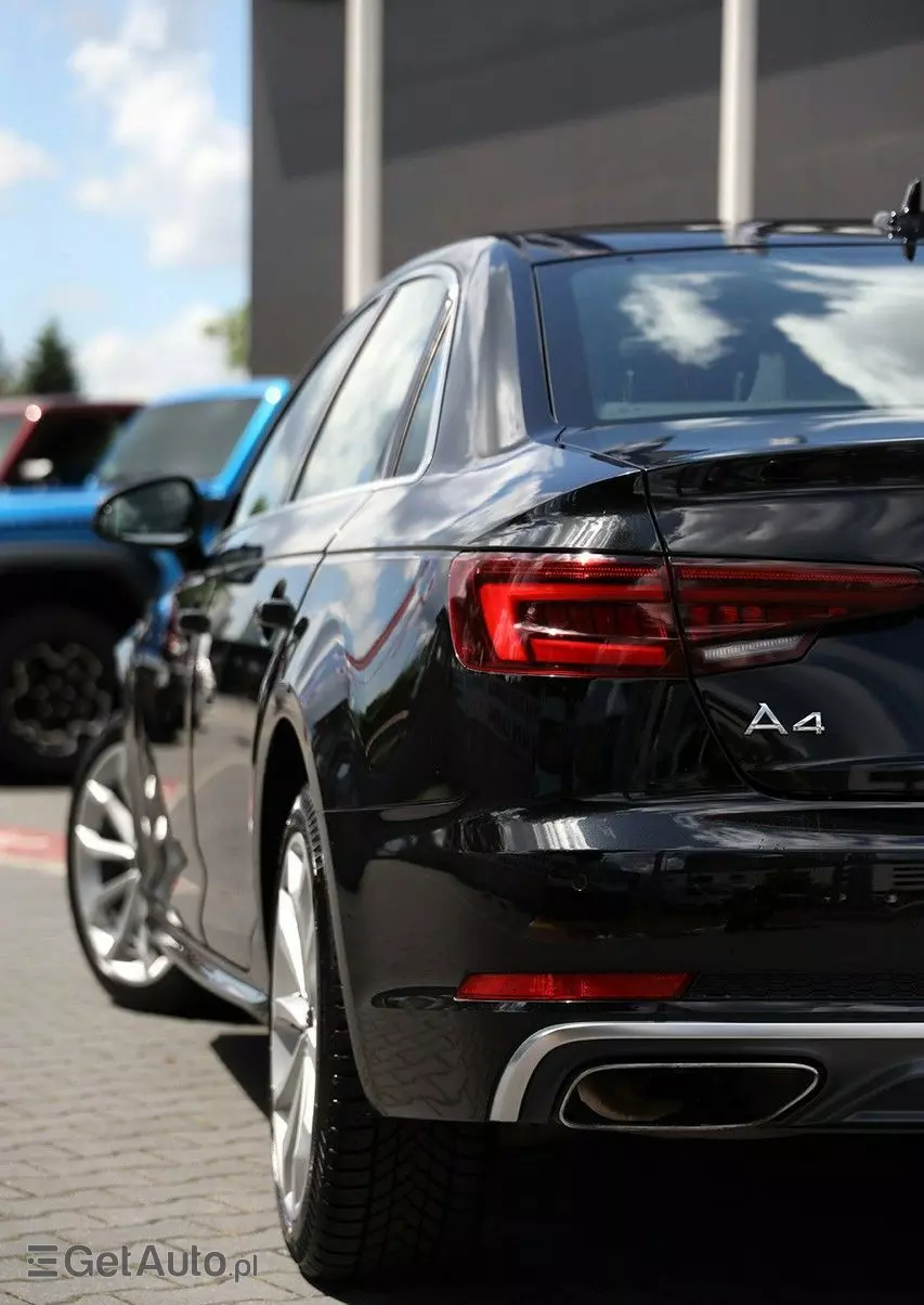 AUDI A4 