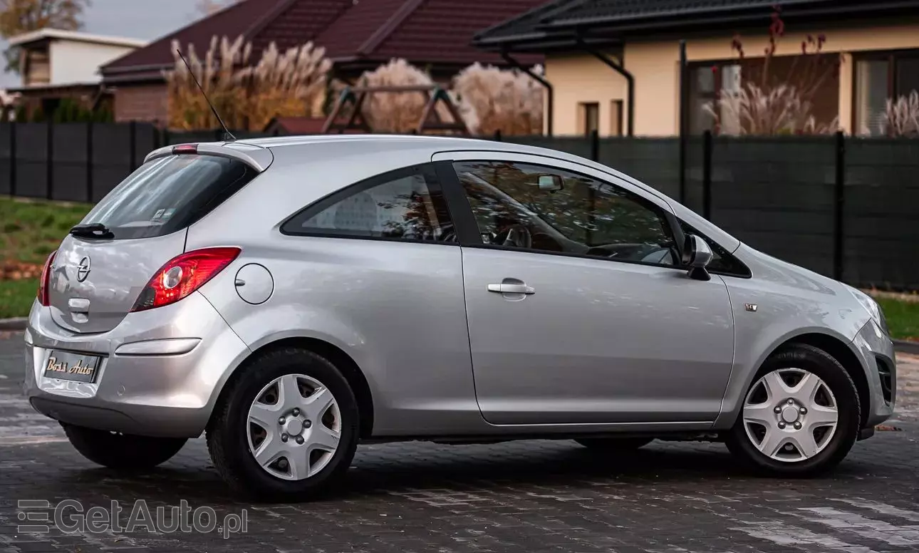 OPEL Corsa 1.2 16V Enjoy