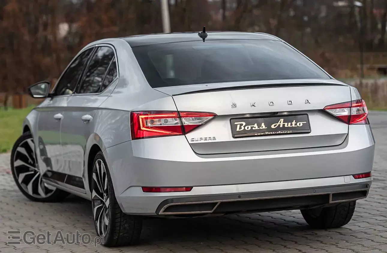 SKODA Superb 2.0 TDI DSG Premium Edition