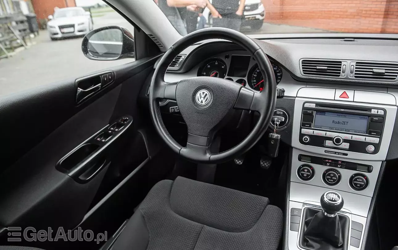 VOLKSWAGEN Passat 1.9 TDI Sportline