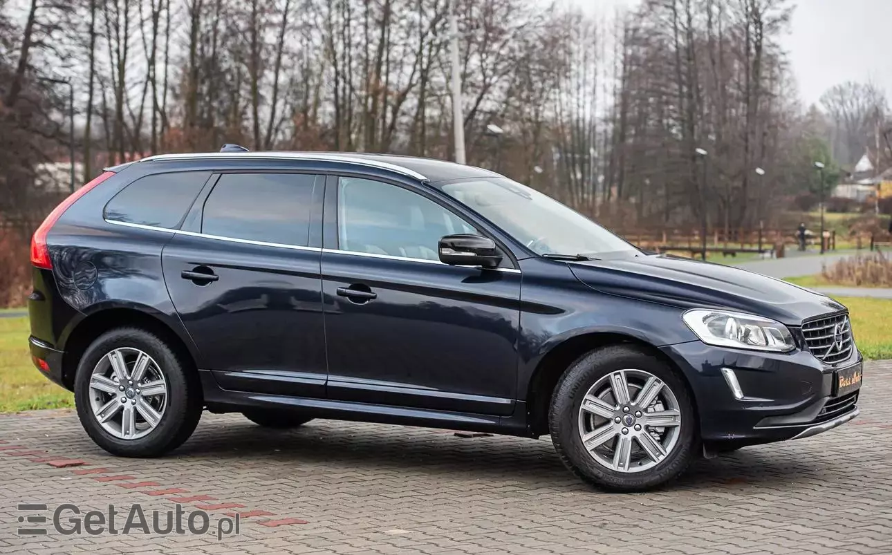 VOLVO XC 60 D3 Drive-E Momentum