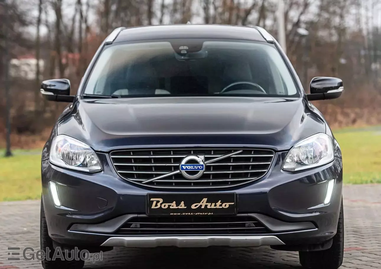 VOLVO XC 60 D3 Drive-E Momentum