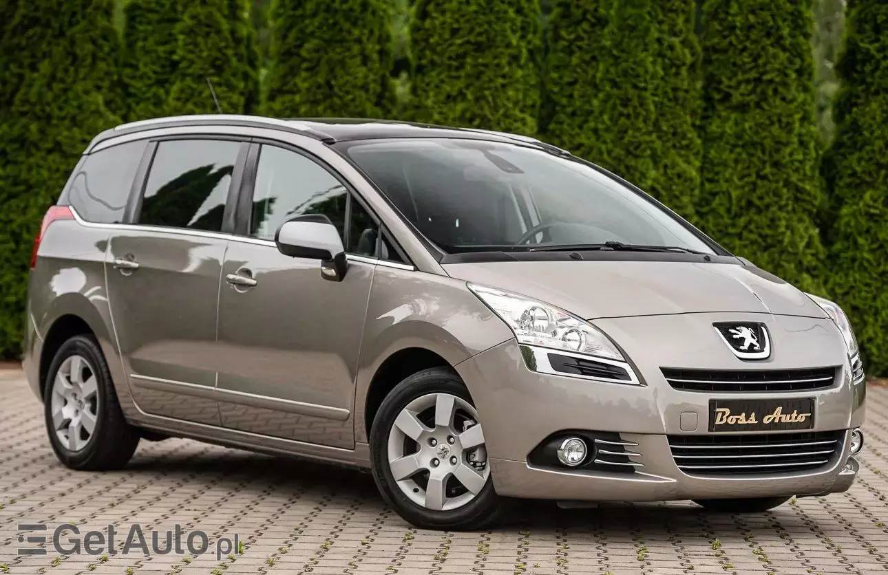 PEUGEOT 5008 1.6 HDi Family