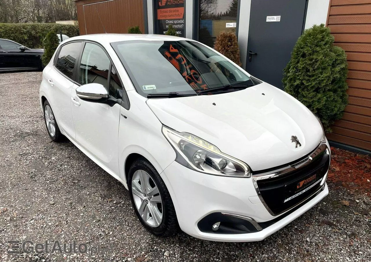 PEUGEOT 208 1.2 PureTech Style