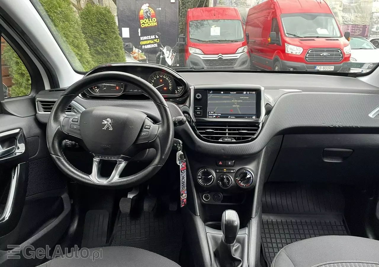 PEUGEOT 208 1.2 PureTech Style