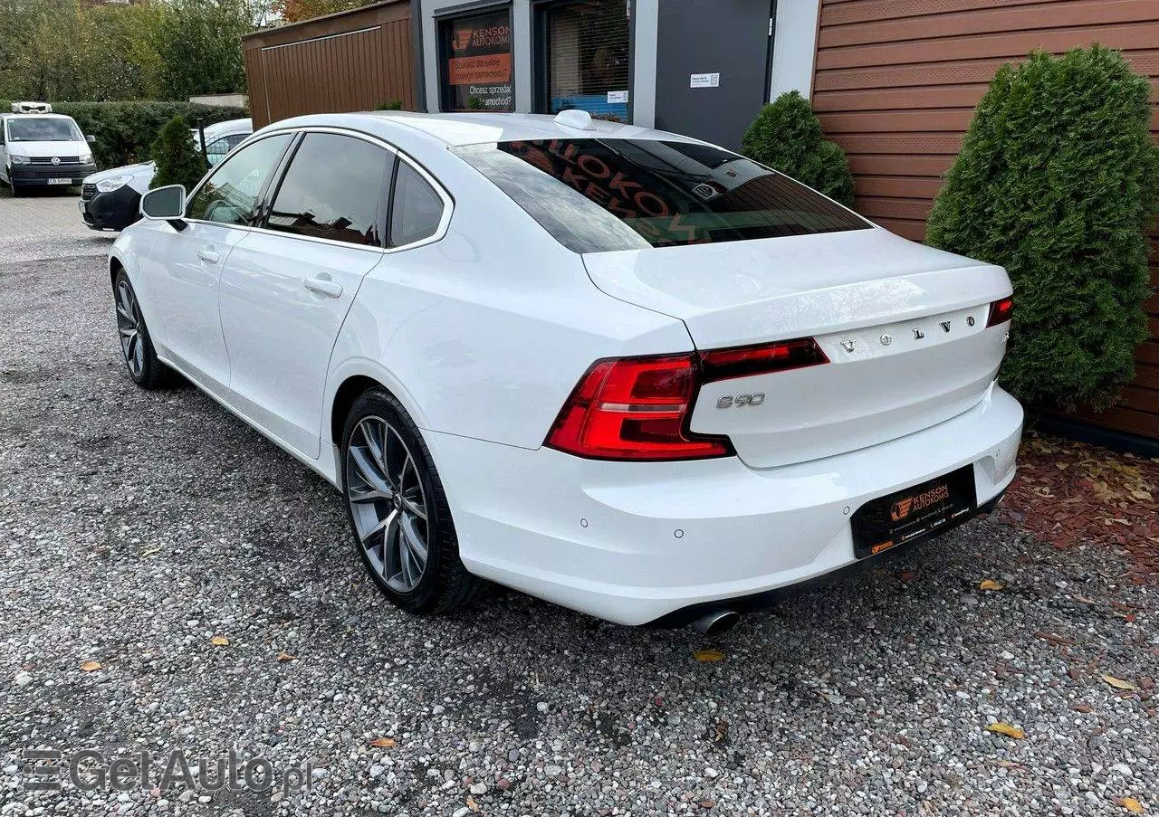 VOLVO S90 T5 Momentum