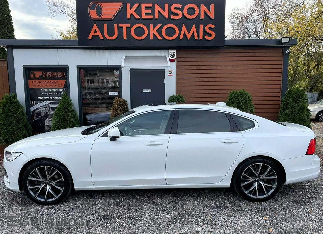 VOLVO S90 T5 Momentum