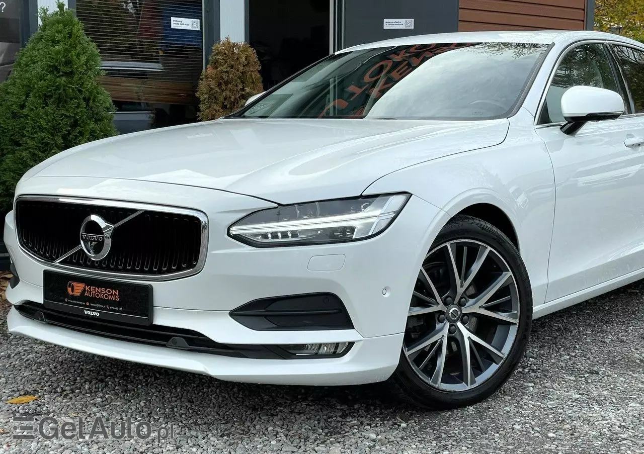 VOLVO S90 T5 Momentum