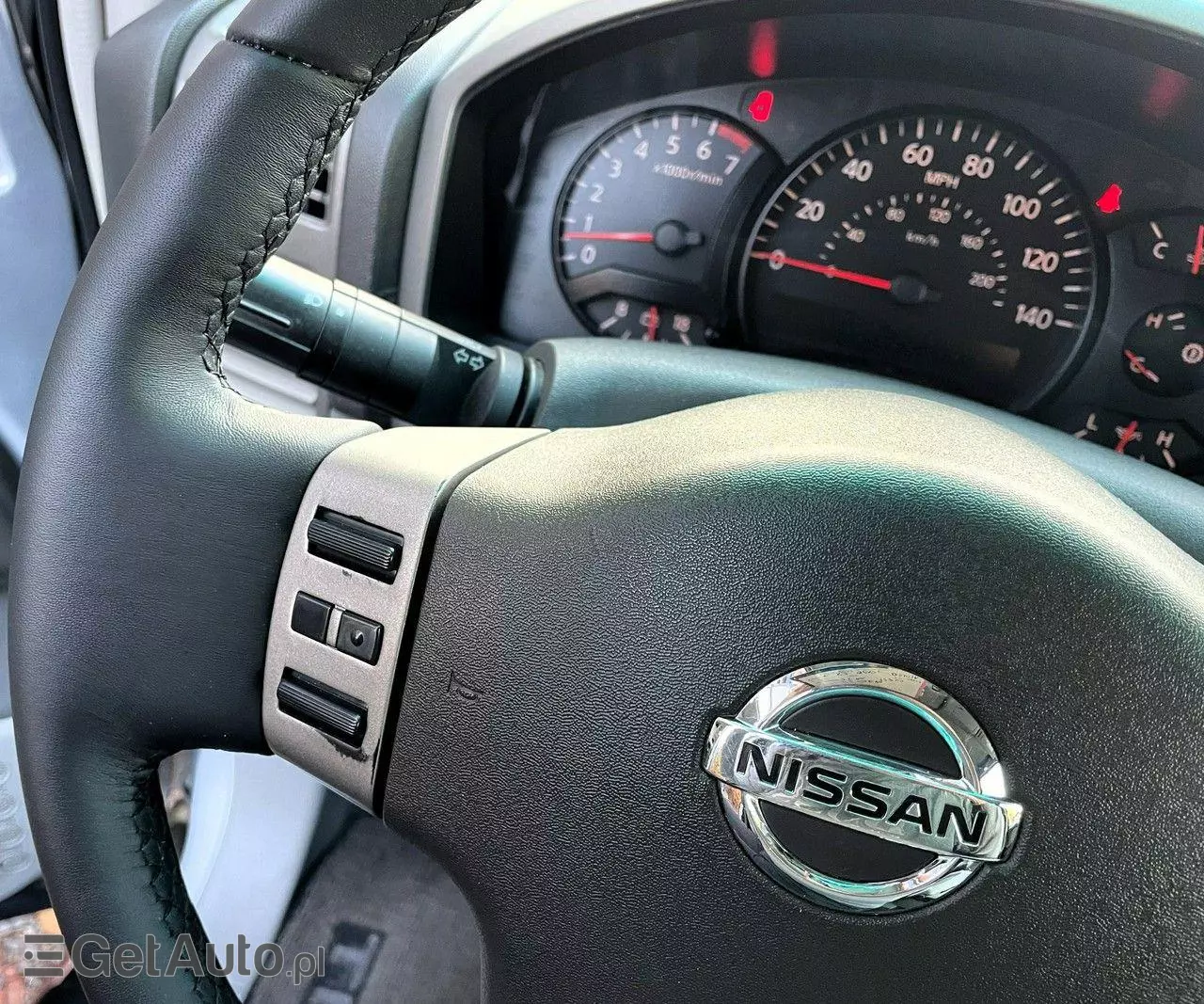 NISSAN Titan 