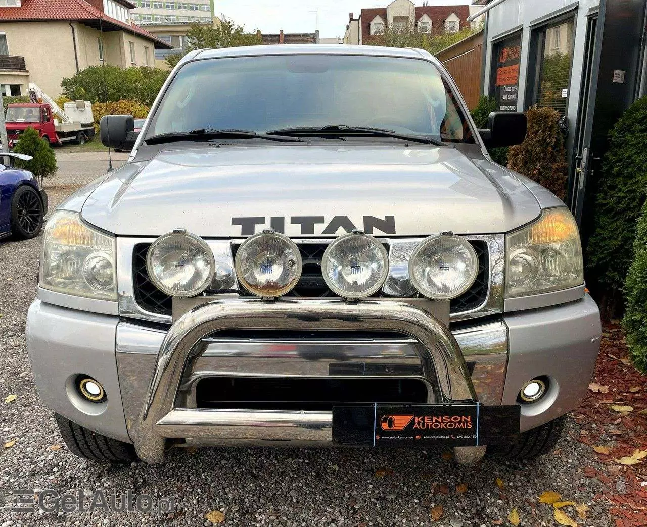 NISSAN Titan 