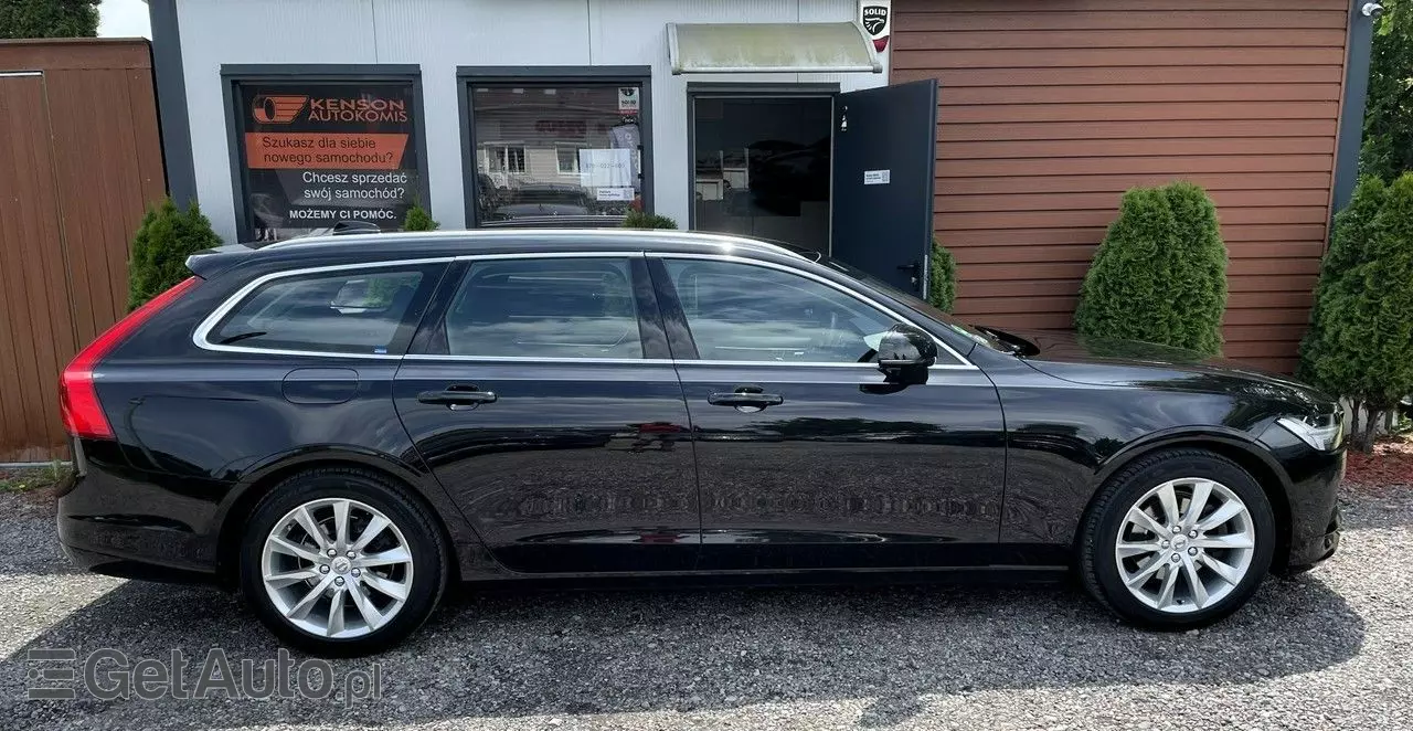 VOLVO V90 D3 AWD Momentum