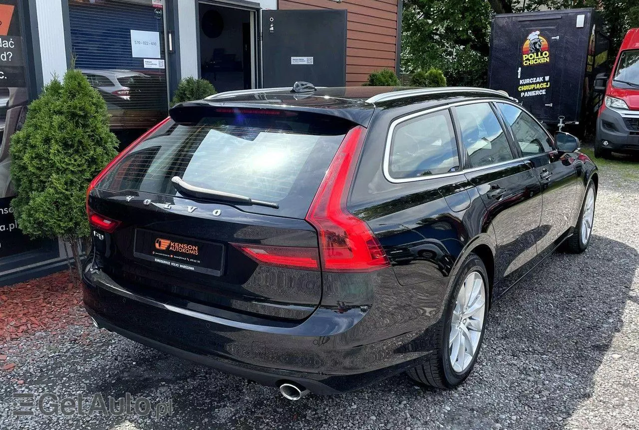 VOLVO V90 D3 AWD Momentum