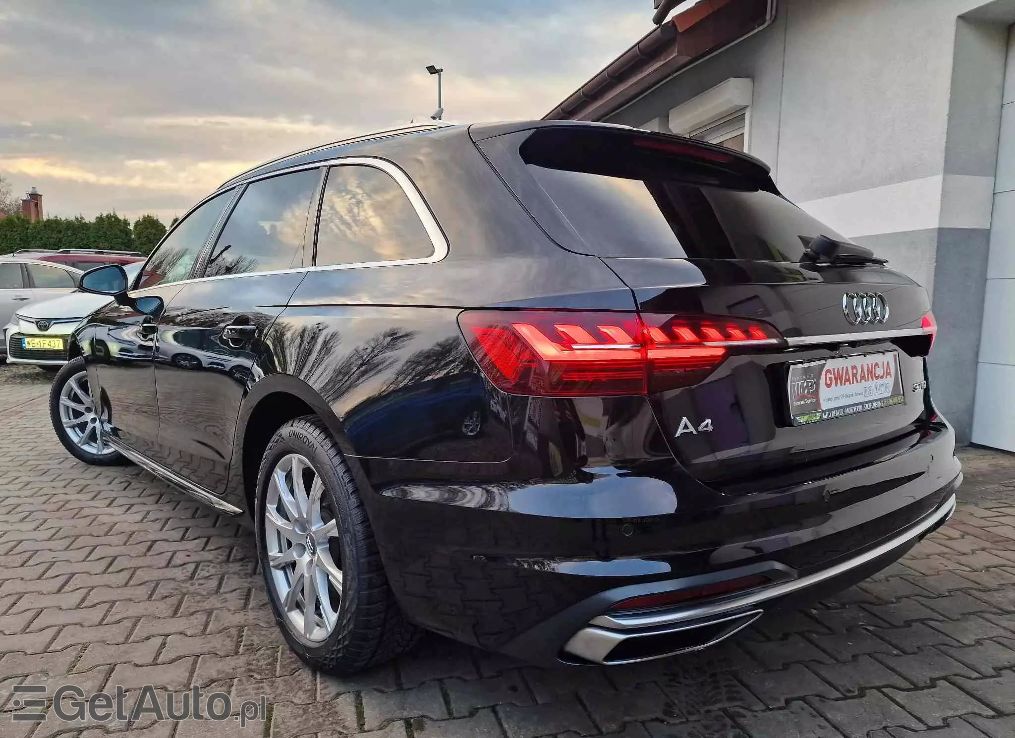 AUDI A4 Avant 30 TDI S tronic advanced