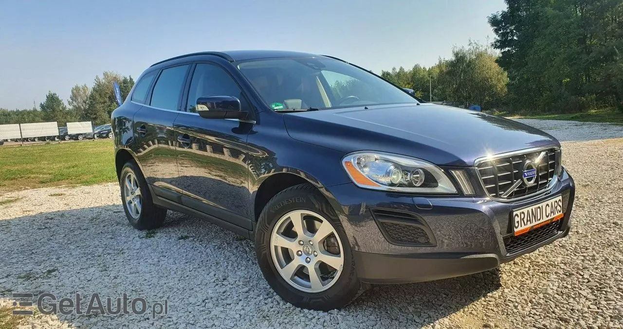 VOLVO XC 60 D4 Momentum