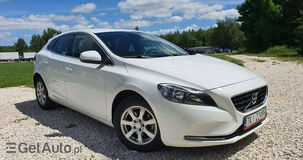 VOLVO V40 D2 Drive-E Momentum