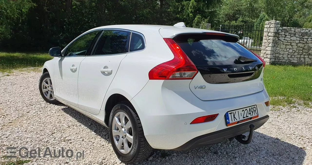 VOLVO V40 D2 Drive-E Momentum