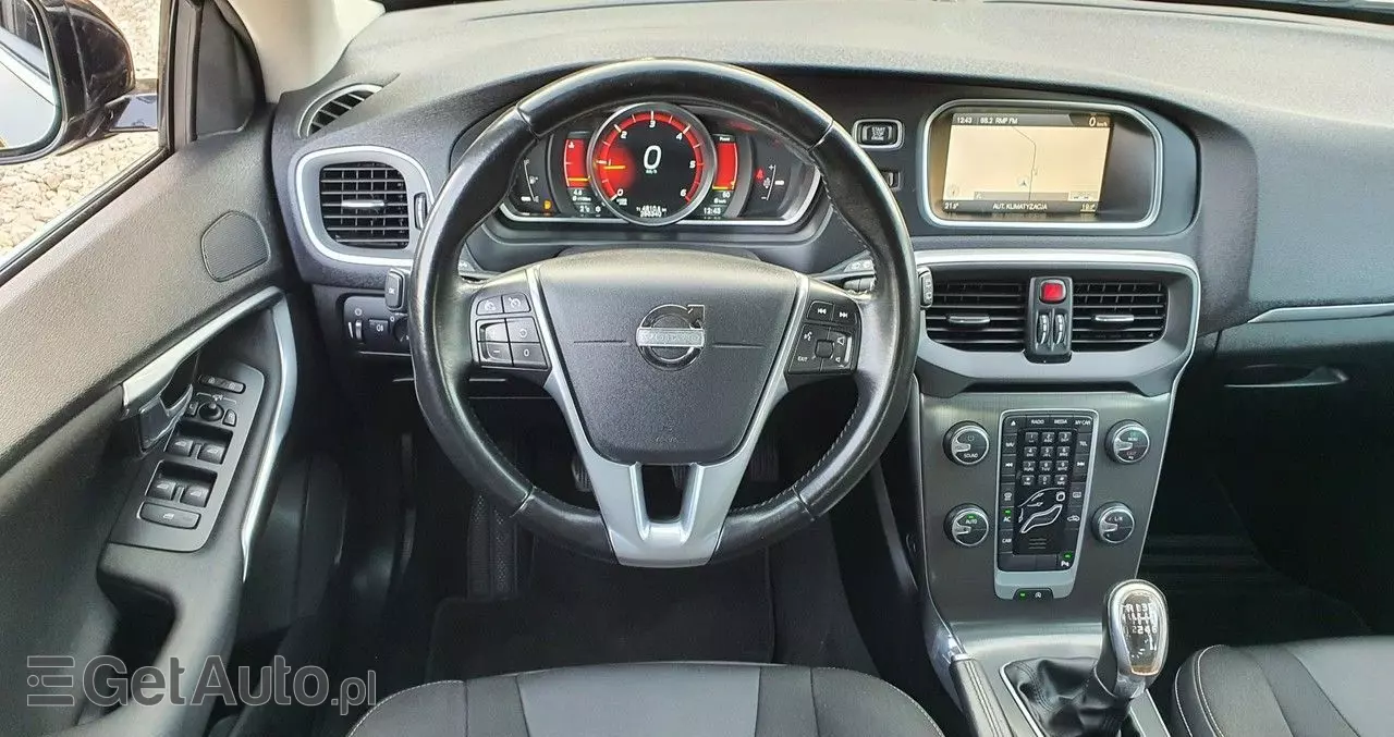 VOLVO V40 D2 Momentum