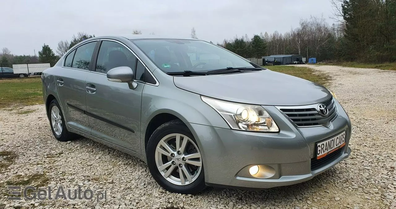 TOYOTA Avensis 