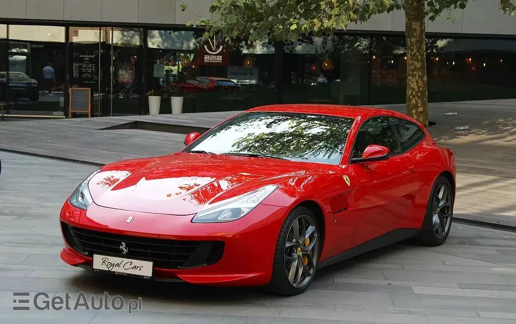 FERRARI GTC4Lusso 