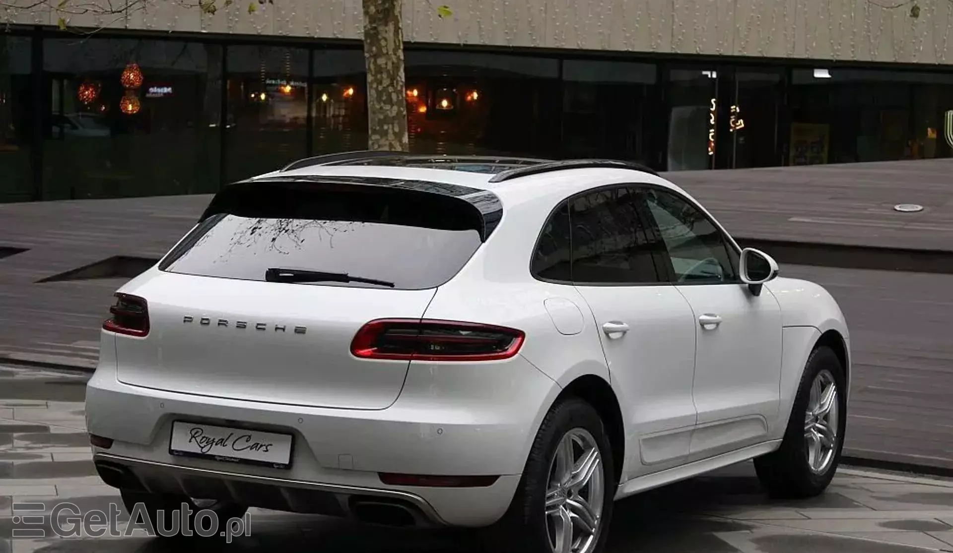 PORSCHE Macan 