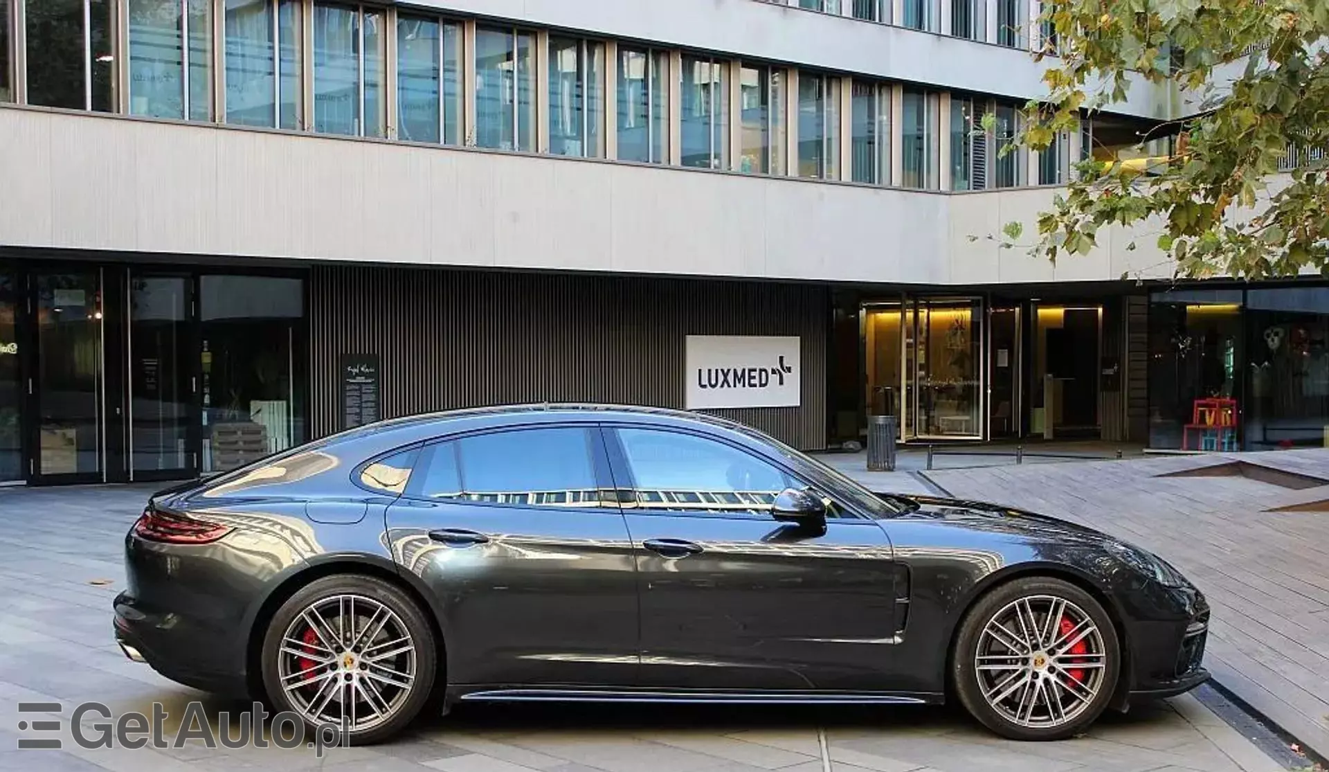 PORSCHE Panamera 