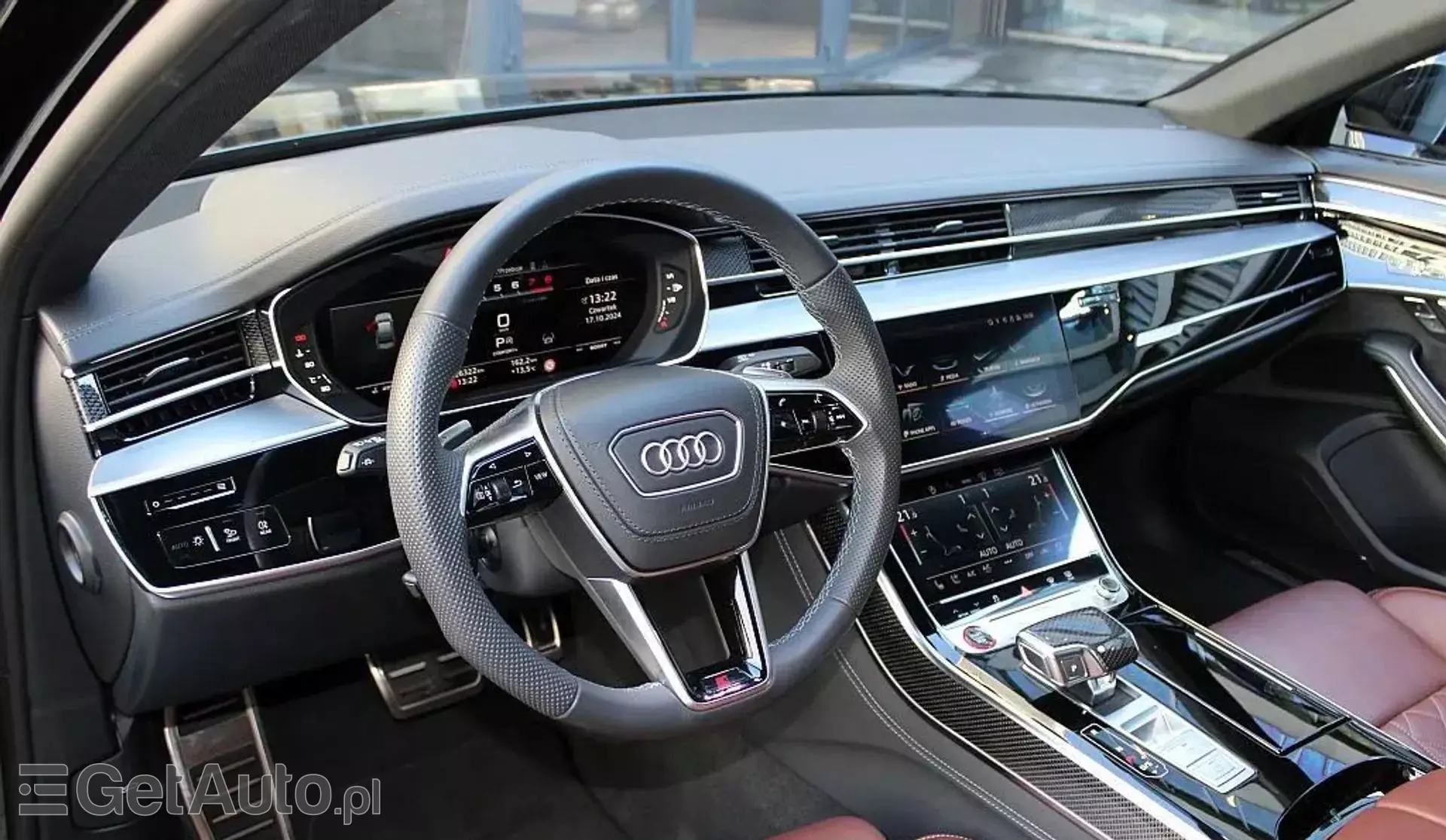 AUDI S8 