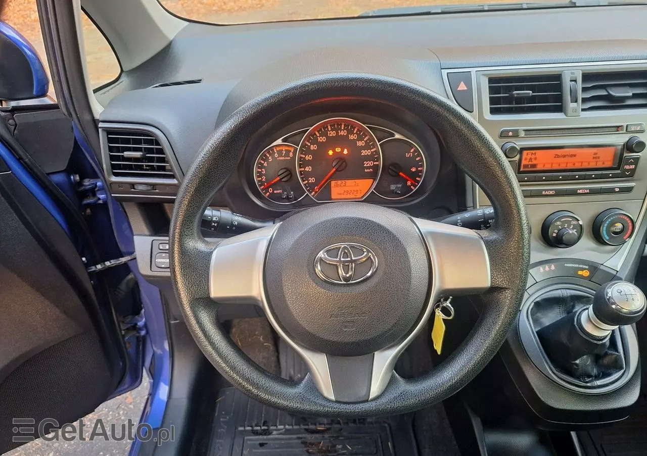 TOYOTA Verso S 