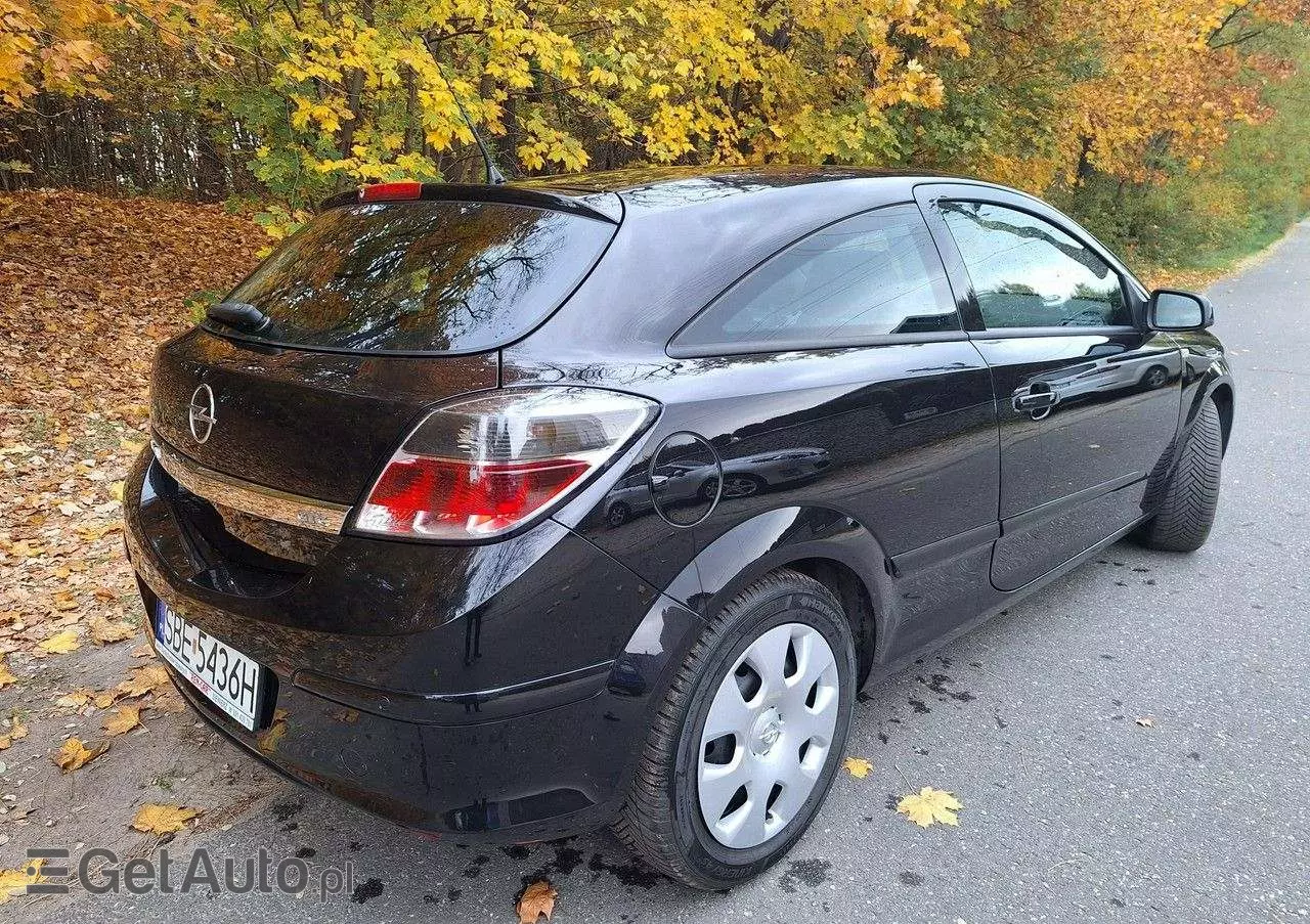 OPEL Astra GTC 1.9 CDTI Sport