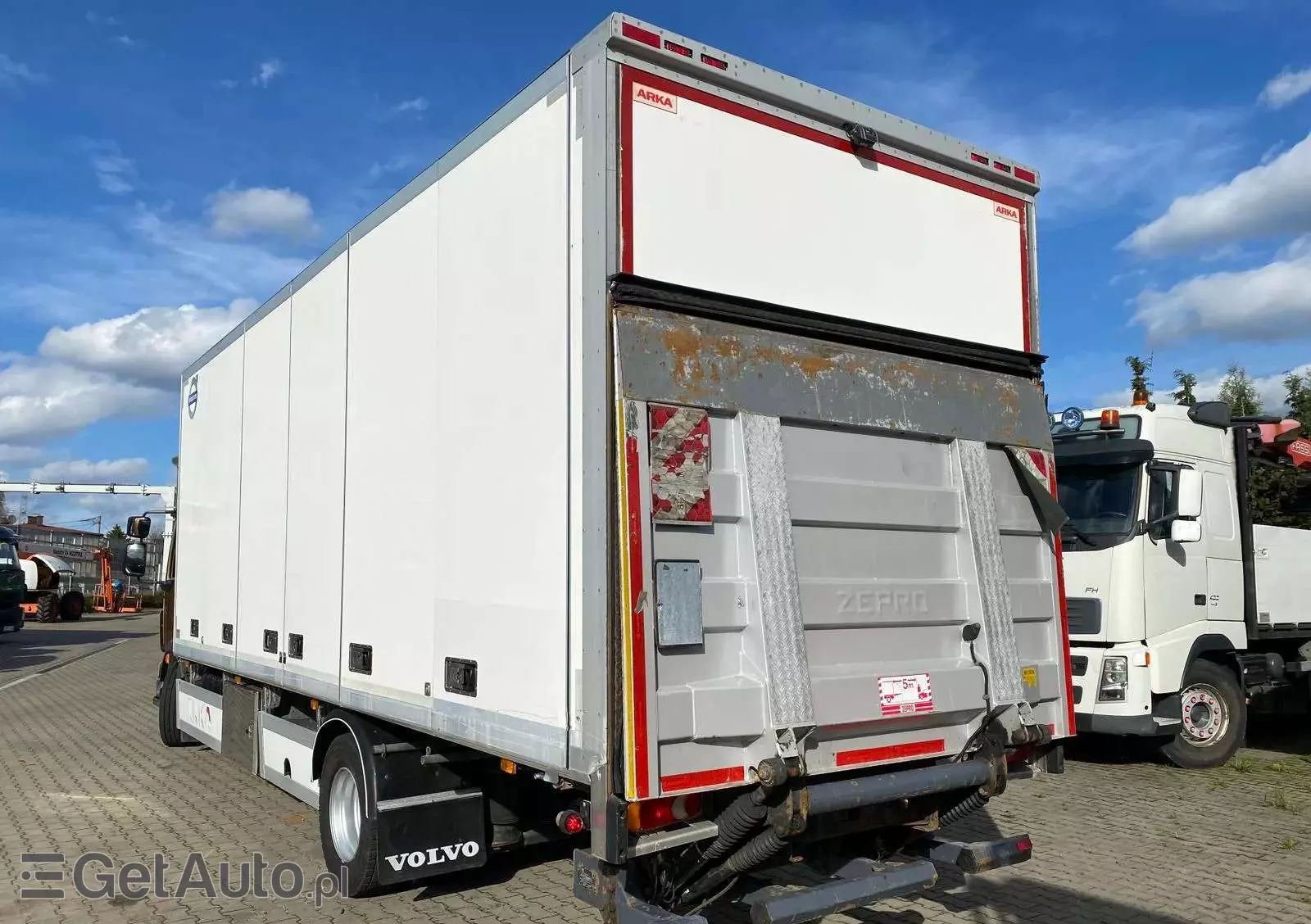 VOLVO FL 280 / OTWIERANY BOK / EURO6 / ZEPRO 1500kg / 1WŁ. / ZAB. ARKA 