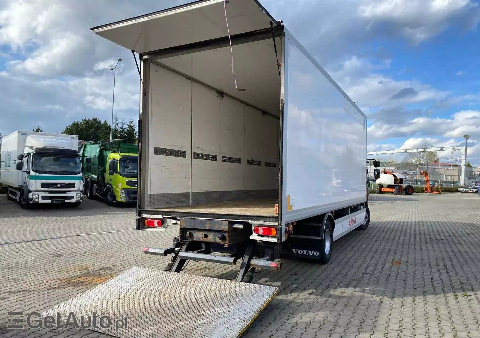 VOLVO FL 280 / OTWIERANY BOK / EURO6 / ZEPRO 1500kg / 1WŁ. / ZAB. ARKA 