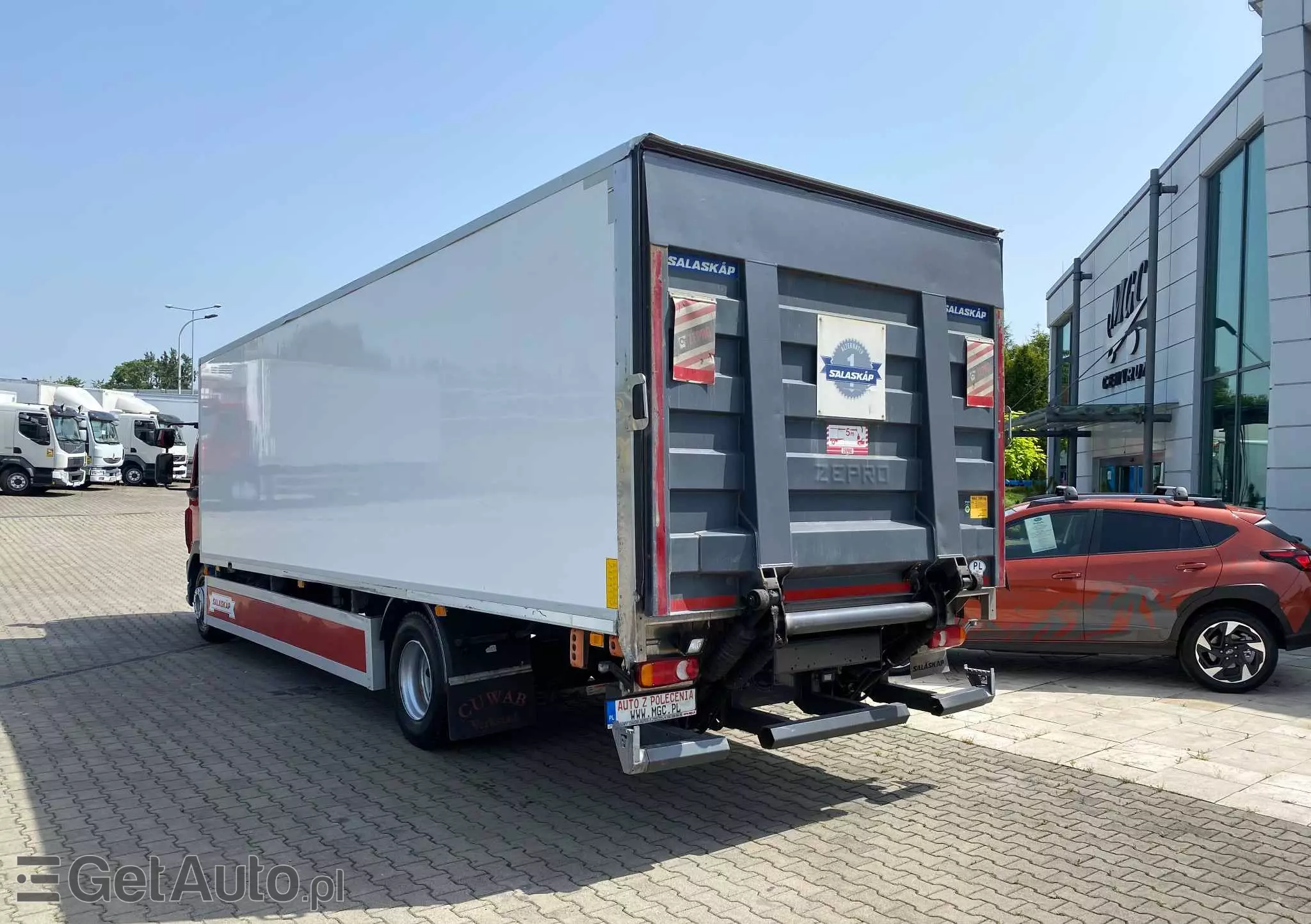 DAF LF 250 i / Fa/ Chłodnia 2 strefy / 18EP/ 142 TKM / EURO 6 