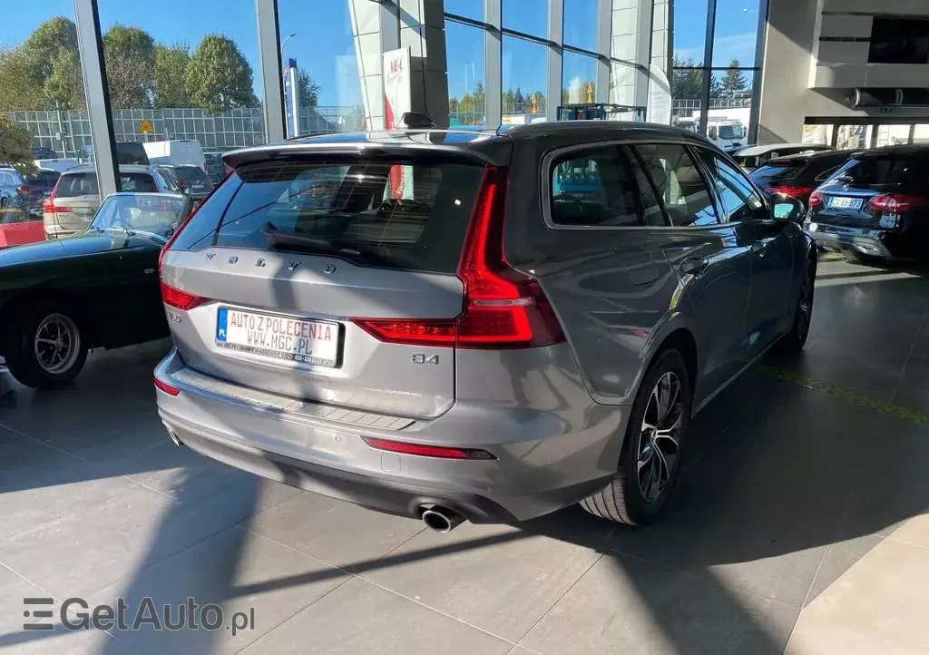 VOLVO V60 B4 D Geartronic Momentum