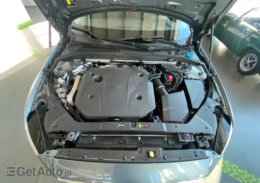 VOLVO V60 B4 D Geartronic Momentum