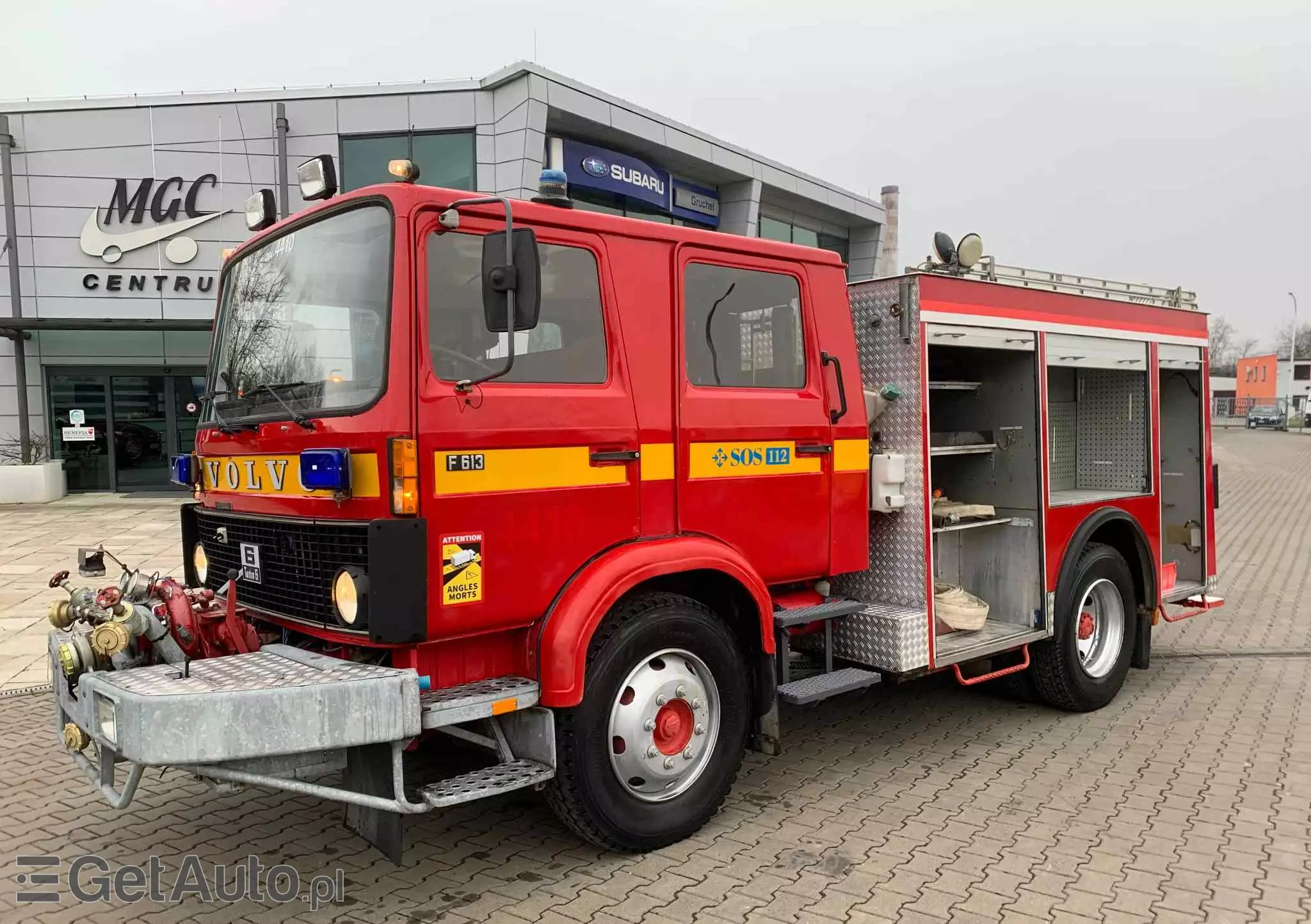 VOLVO F613 - STRAŻ POŻARNA - STAN BDB - POMPA Z PRZODU 