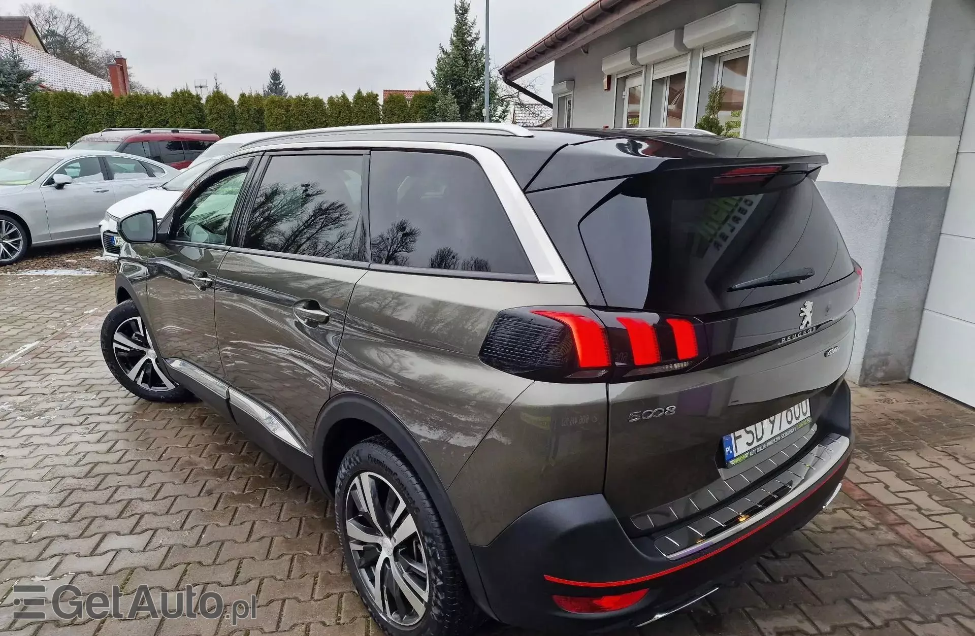 PEUGEOT 5008 