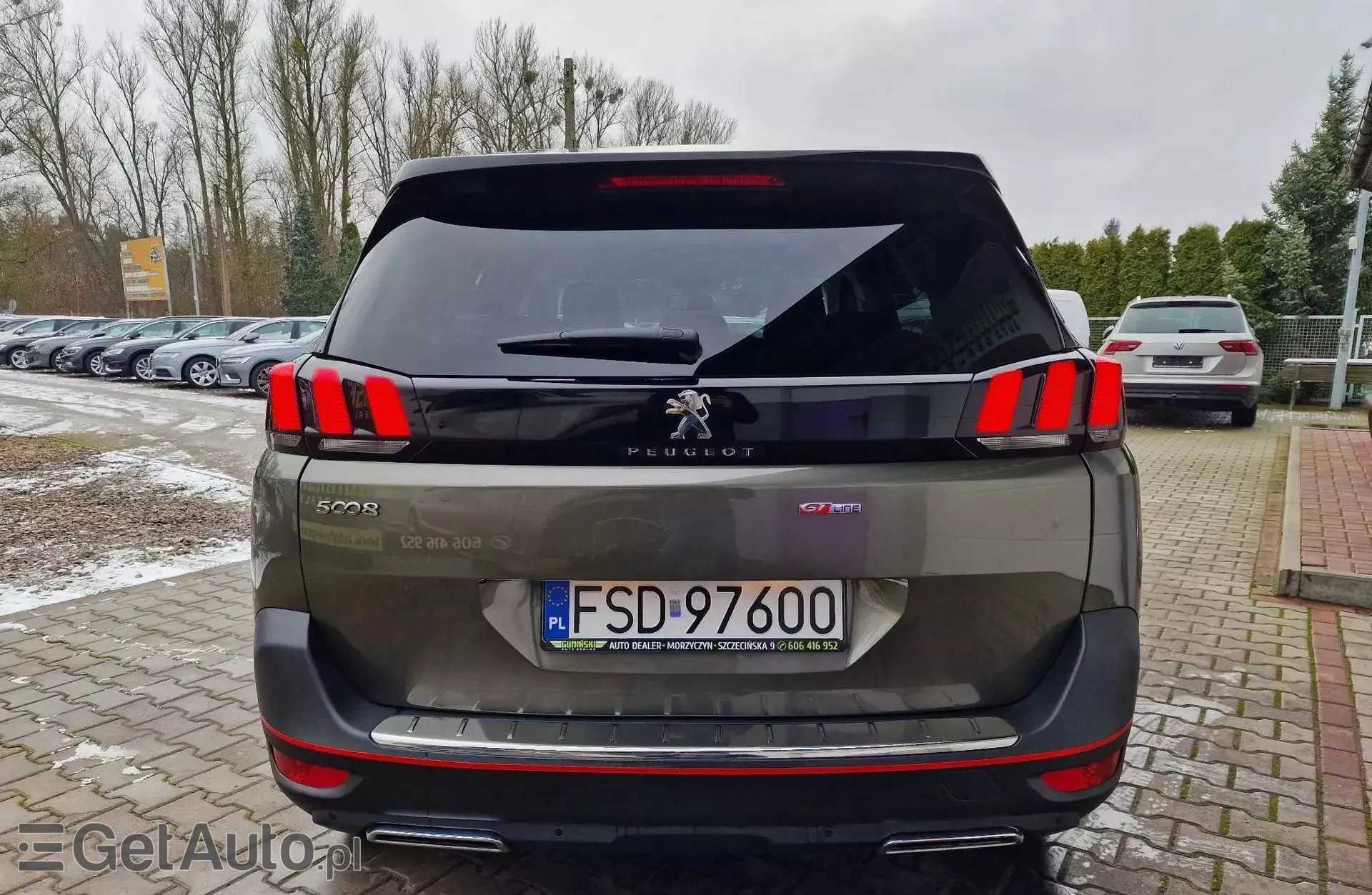 PEUGEOT 5008 