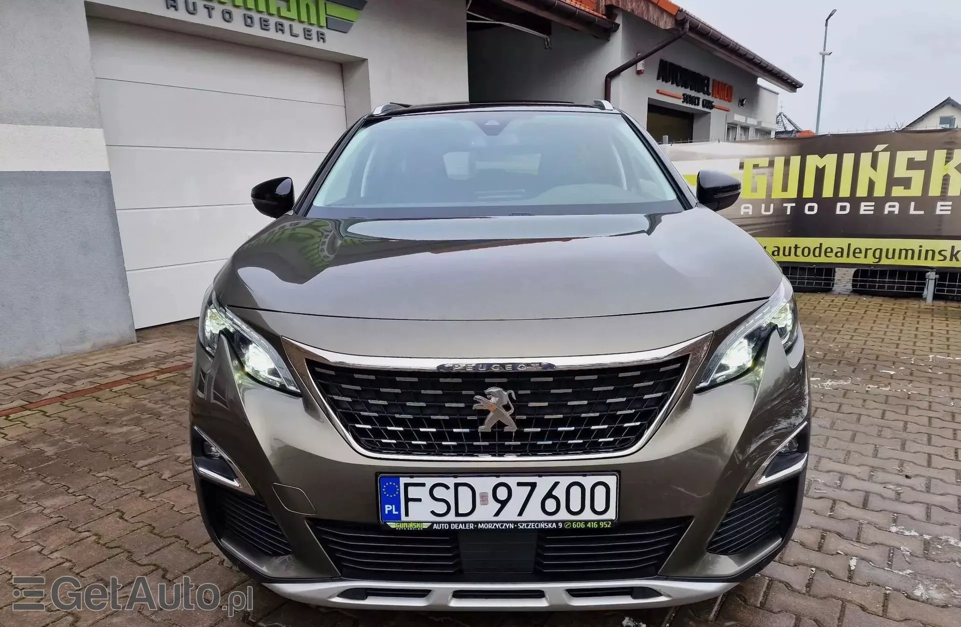 PEUGEOT 5008 