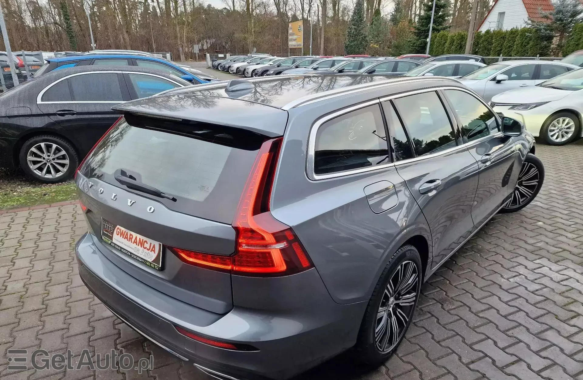 VOLVO V60 